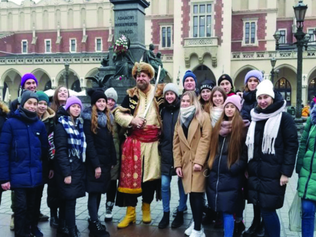 Młodzież z Winnicy i Czortkowa poznawała polską historię i kulturę w ramach Szkoły Zimowej PWSW