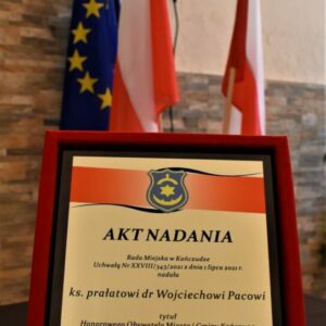 Akt nadania tytułu honorowego obywatela Miasta i Gminy Kańczuga księdzu prałatowi dr. Wojciechowi Pacowi