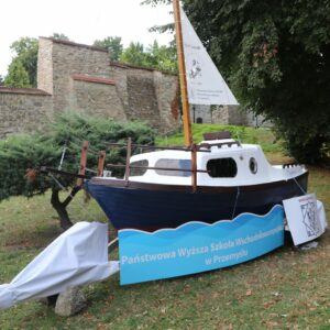 Wystawa plenerowa poświęcona Henrykowi Jaskule (łódka PWSW)